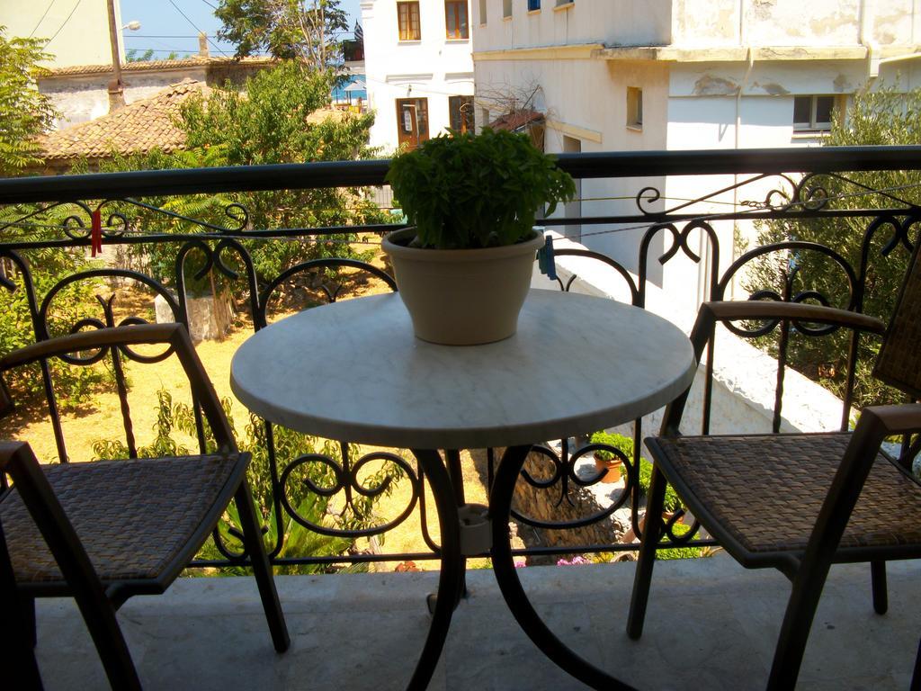 Jasmine'S Guest House Karlovassi Bilik gambar