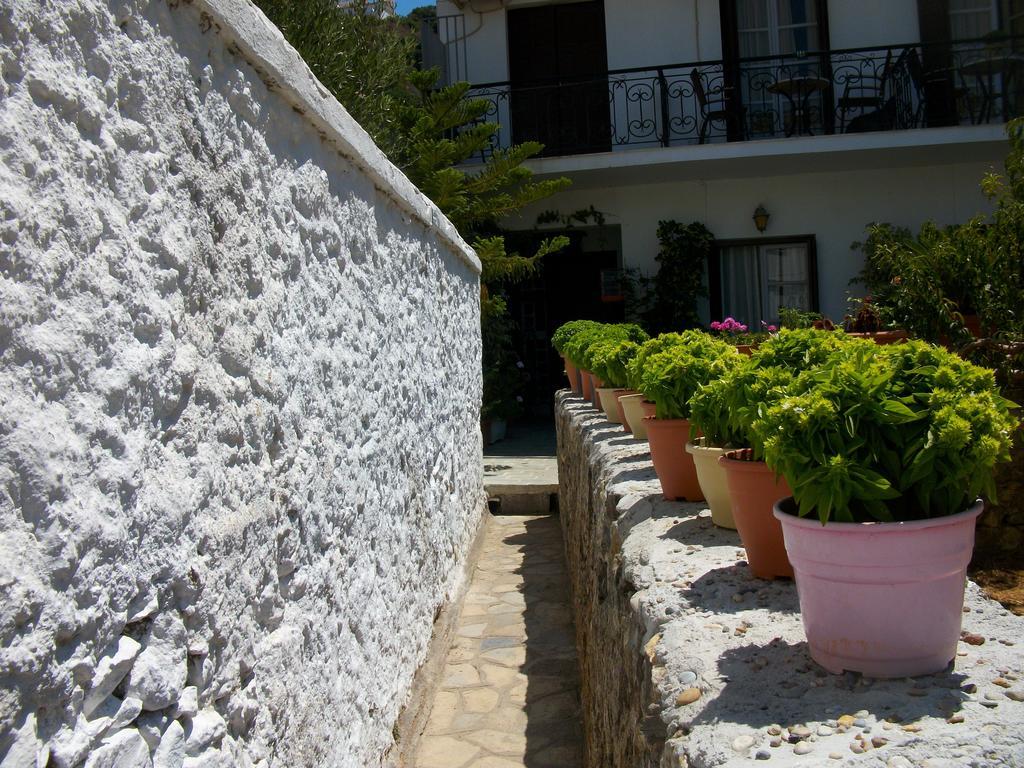 Jasmine'S Guest House Karlovassi Bilik gambar